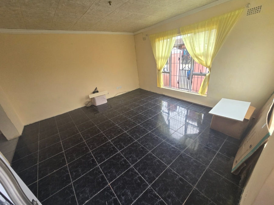 3 Bedroom Property for Sale in Lentegeur Western Cape